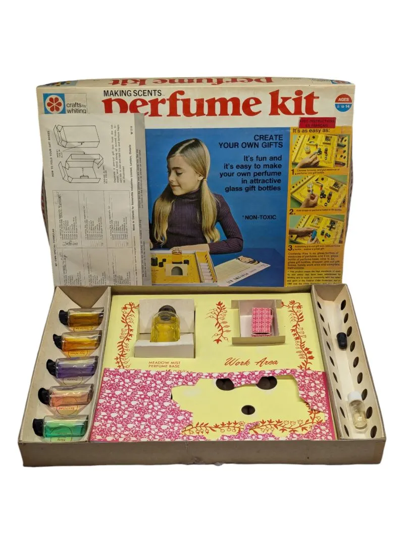 1972 Crafts and Whiting Making Scents Perfume Kit