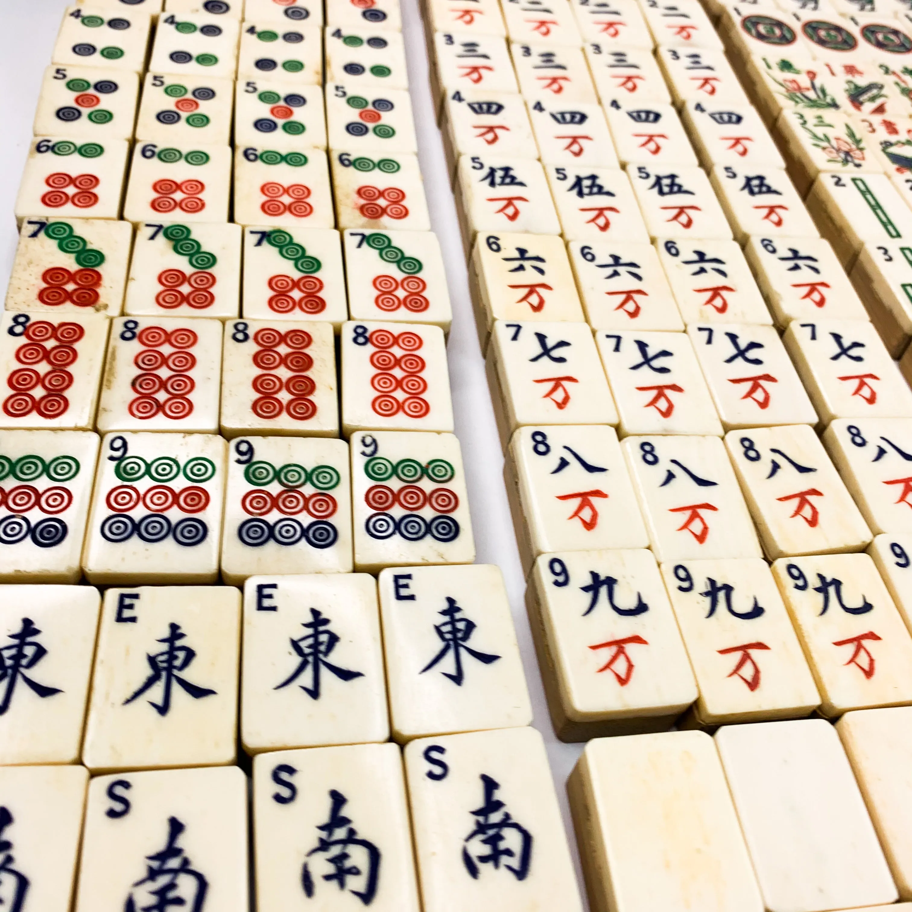 Antique 1920's Manjong Mah Jongg Chinese Bone & Bamboo Game